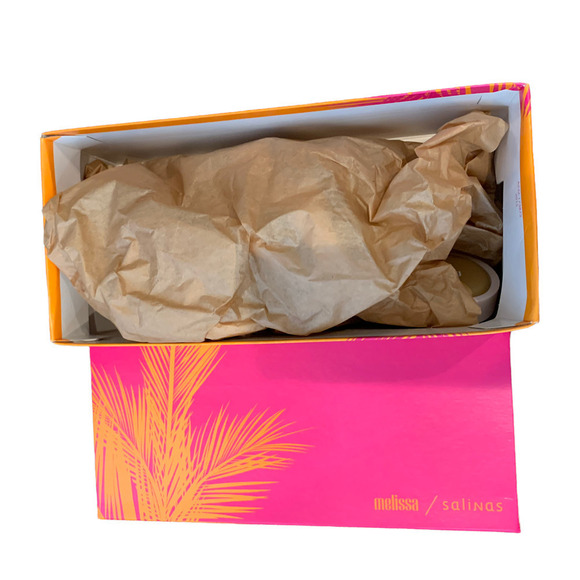 Melissa Wave + Salinas Sandals (9) - Picture 5 of 5